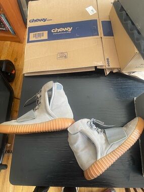adidas YEEZY Boost 750 Gray/Gum(Glow in the Dark)
